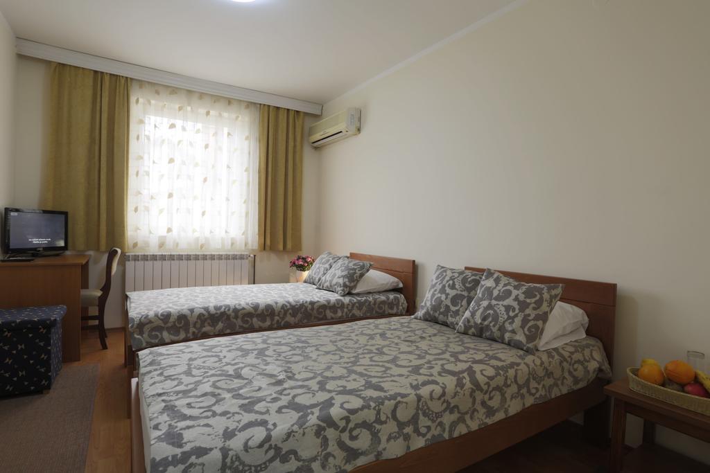 Accommodation Tara Beograd Ngoại thất bức ảnh